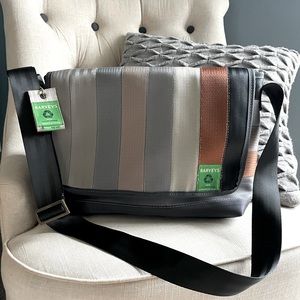 Harvey’s Treecycle Messenger Bag NWOT